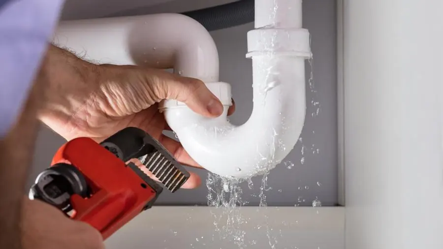 Choosing the Right Emergency Plumber for Quick Resolutions  banner image